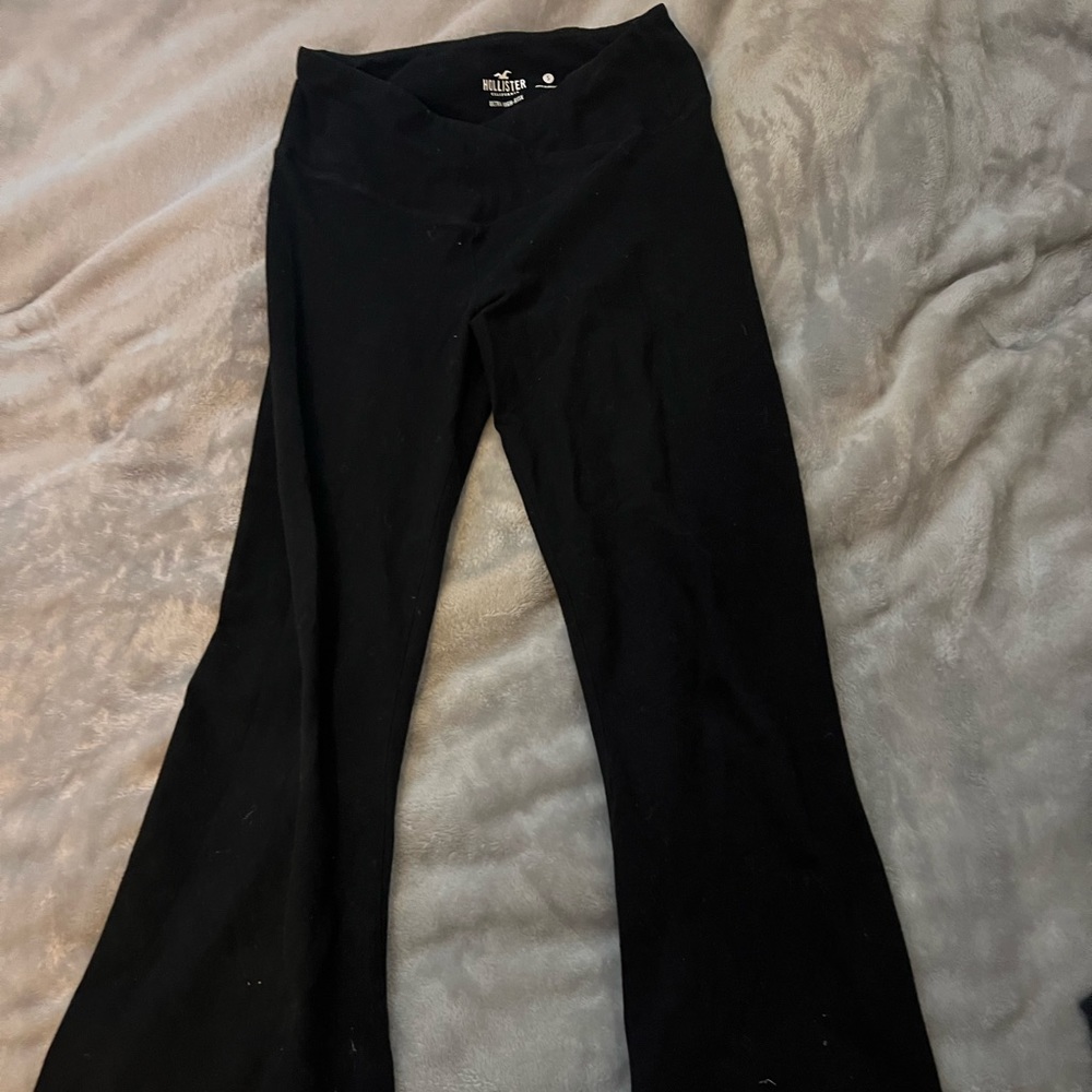 Hollister cross flare leggings